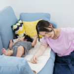 育児中に起きやすい腰痛の原因と対処法